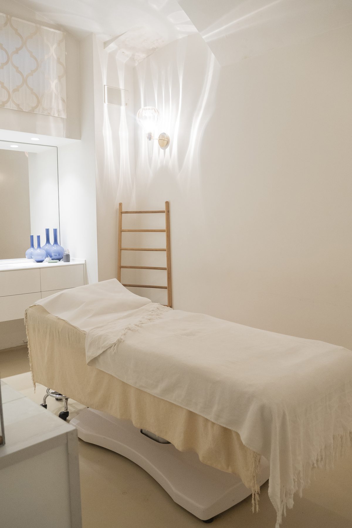 L'interno luminoso di The White Medispa